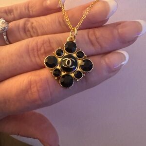 Elegant Black and Gold Pendant Necklace